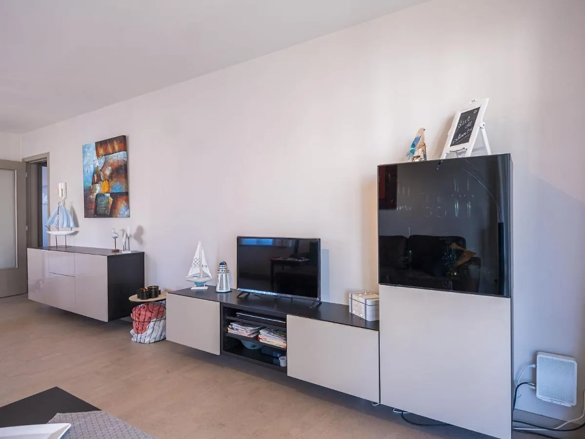Cosy Apartment Near The Center 米德尔克尔克
